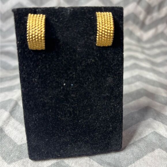 Monet Goldtone Post Earrings Excellent Preloved Condition - Picture 5 of 8